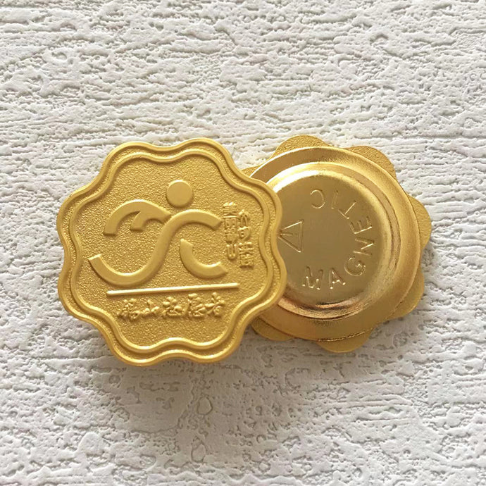 Sandblast mat gold metal badge