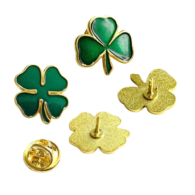 Wholesale clover badge four-leaf clover oil-drip paint brooch pendant accessories St. Patrick's Day gift jewelry corsage clover badge holder clover badge